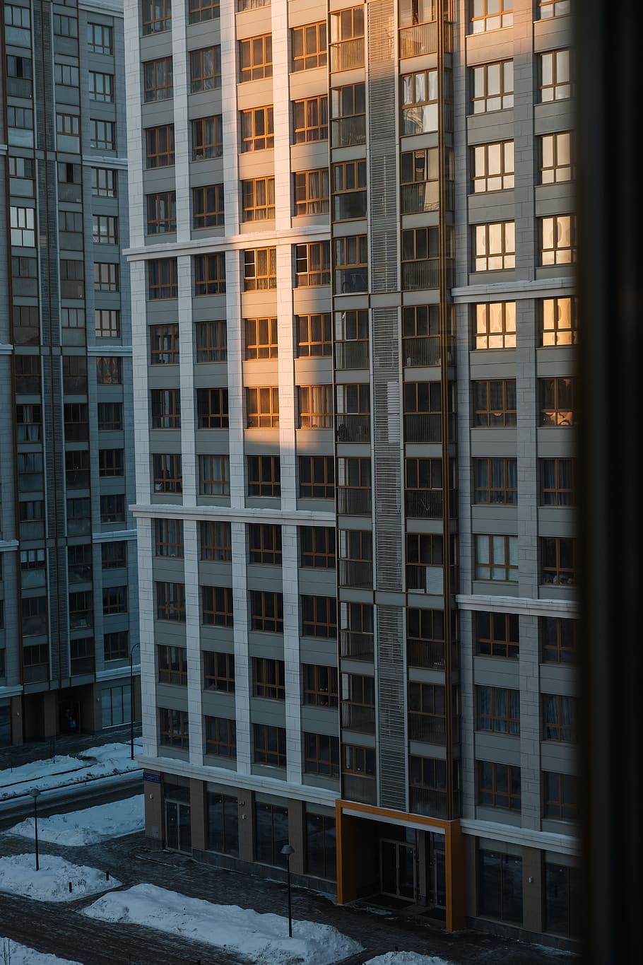 gray multi-storey building during daytime, home decor, urban HD wallpaper