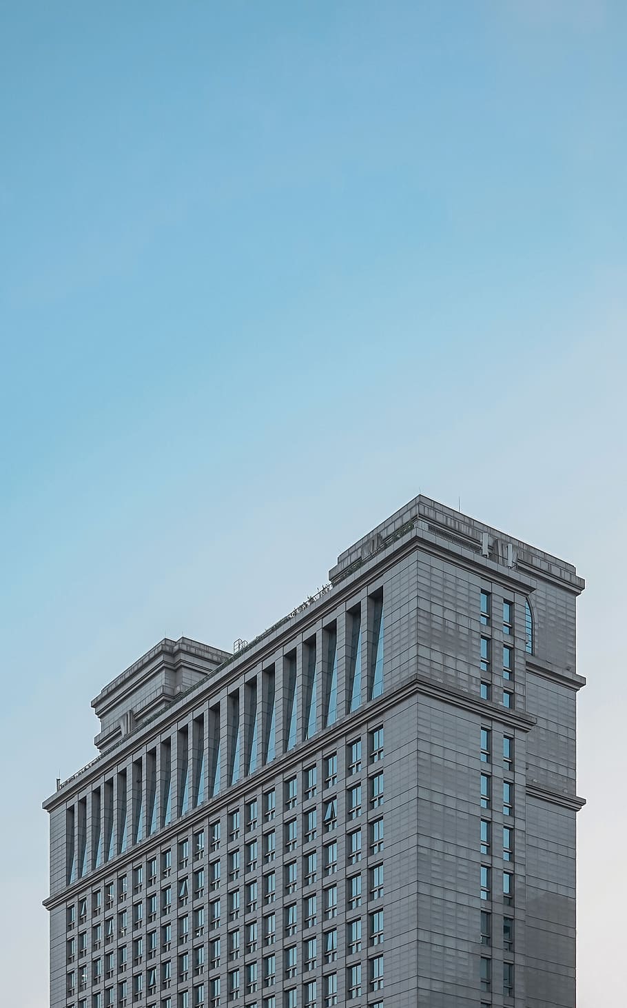 grey multi-store building under blue sky, office building, architecture HD wallpaper