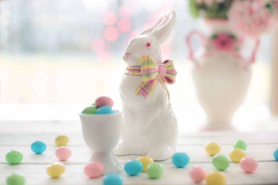 New White Ceramic Rabbit Figurine, bunny, candy, celebration HD wallpaper