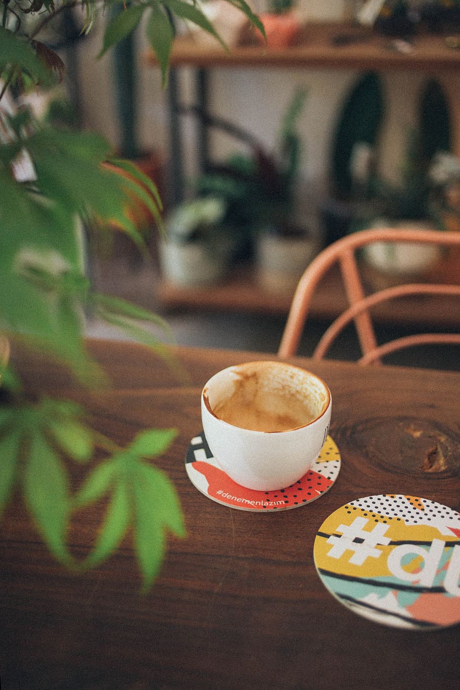 White Ceramic Cup On Brown Wooden Table, beverage, caffeine, coffee HD wallpaper