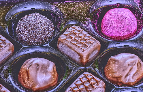 chocolates, candy, nibble, sweet, chocolate praline, dessert HD wallpaper