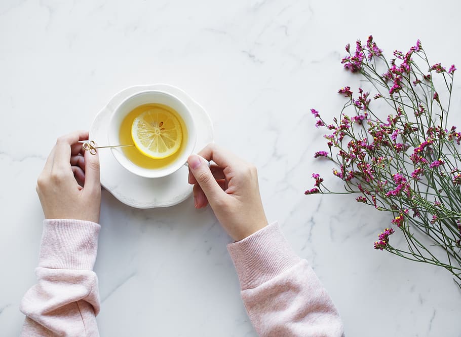 Lemonade Juice Filled White Ceramic Cup With Saucer, beverage HD wallpaper