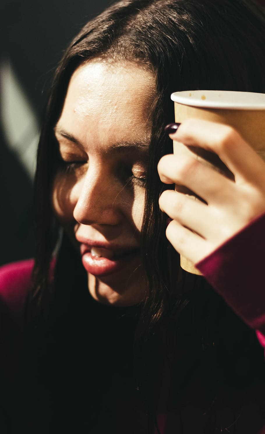 Woman Wearing Red Long-sleeved Shirt Holding Cup, café, close -up HD wallpaper