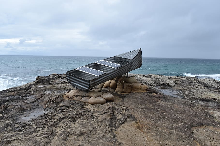 australia, tamarama, water, cliffs, boat, solar, art, tin, sea HD wallpaper