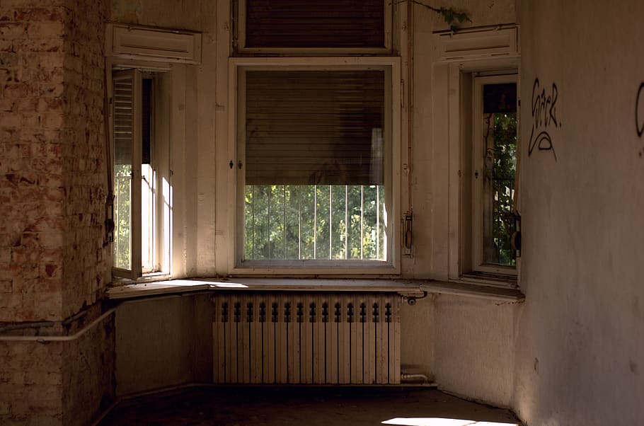 white and brown room interior, home decor, window, window shade