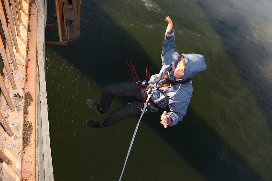 man, jumping, fall, rope, airborn, secure, climber, badluck HD wallpaper