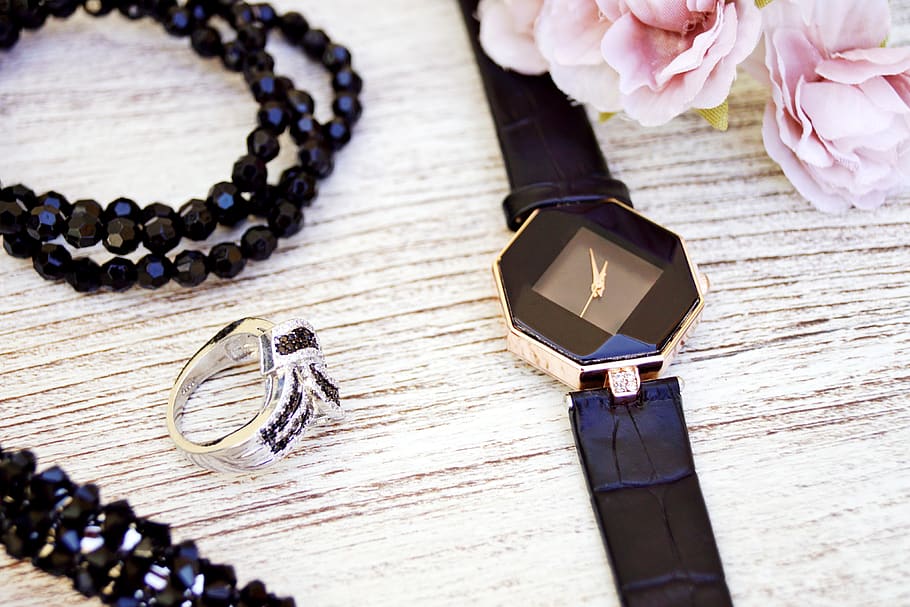Black and Gold-colored Analog Watch With Leather Strap, accessory HD wallpaper