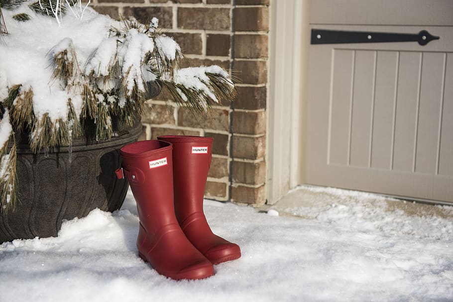 winter, snow, room, house, wood, cold, outdoors, boot, red HD wallpaper