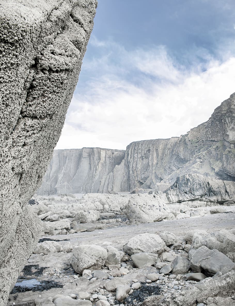 Grey Rock Mountain, boulders, cliffs, clouds, daylight, earth HD wallpaper