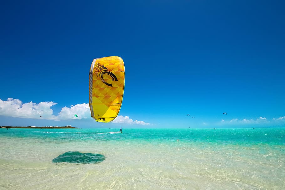 ocean, beach, kite surf, water, sea, sky, blue, nature, yellow HD wallpaper