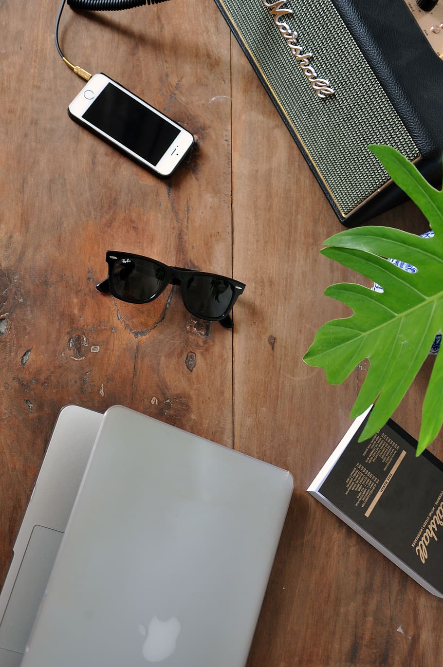 minimal, design, sunglass, sunny, phone, macbook, apple, vase HD wallpaper