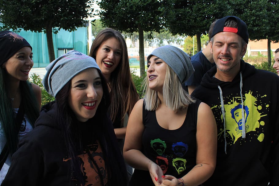 italy, padua, smiling, friendship, happiness, young adult, group of people HD wallpaper