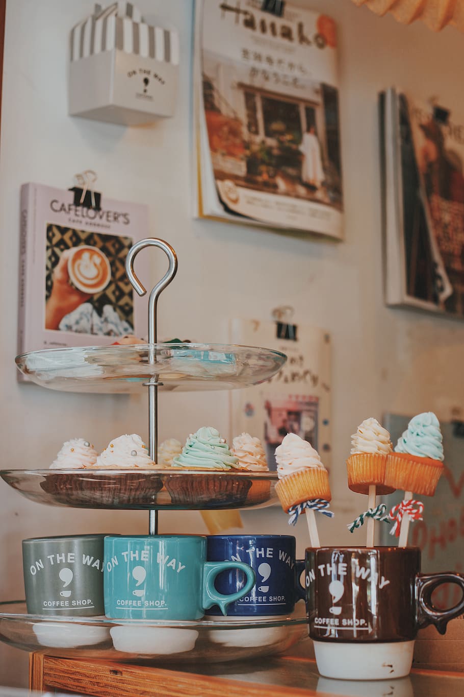 cupcake on cake rack, icing, food, dessert, cream, creme, japan HD wallpaper