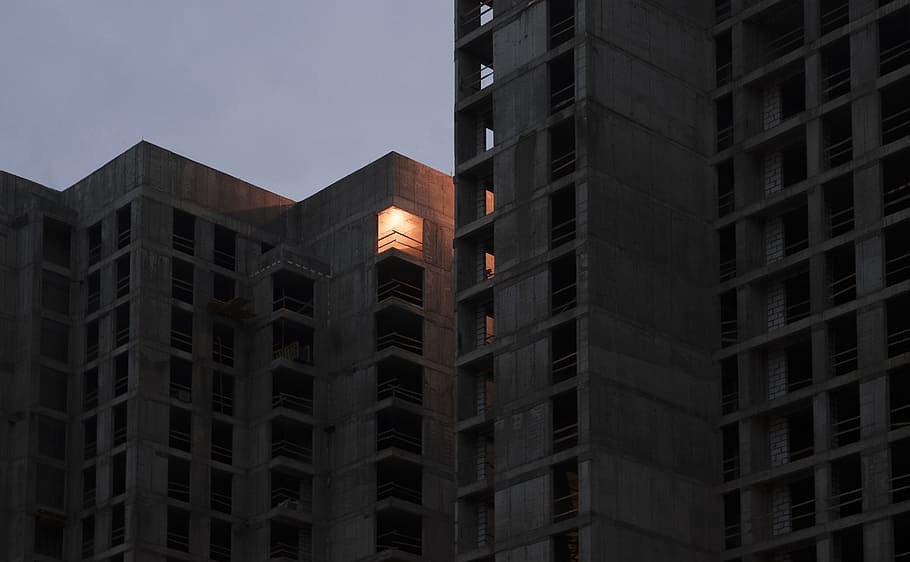 gray high rise building, exterior, window, light, dark, urban HD wallpaper