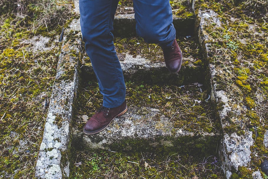 Man walking down the old stone staircase, moss, stairs, steps HD wallpaper