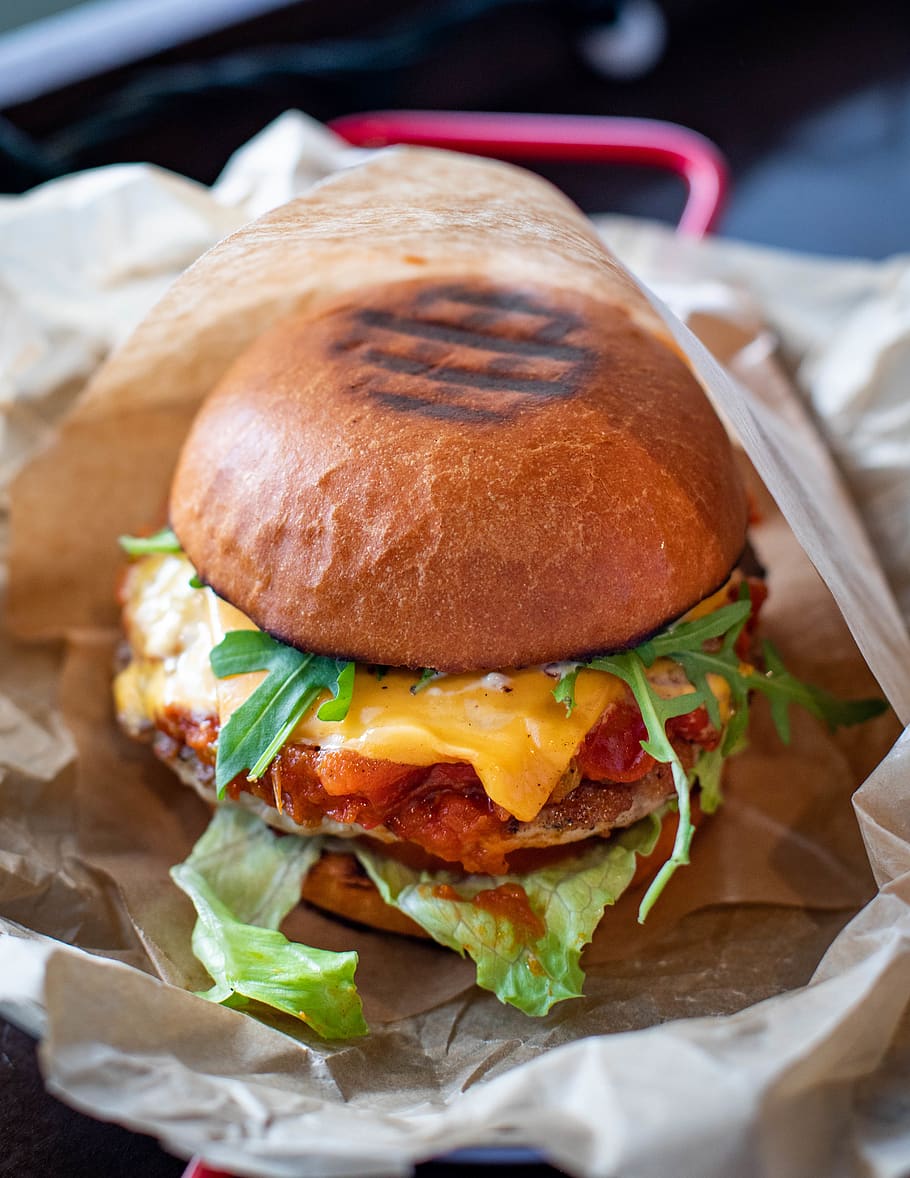 Close-Up Photo of Cheeseburger, appetizing, beef, blur, bun, delicious HD wallpaper