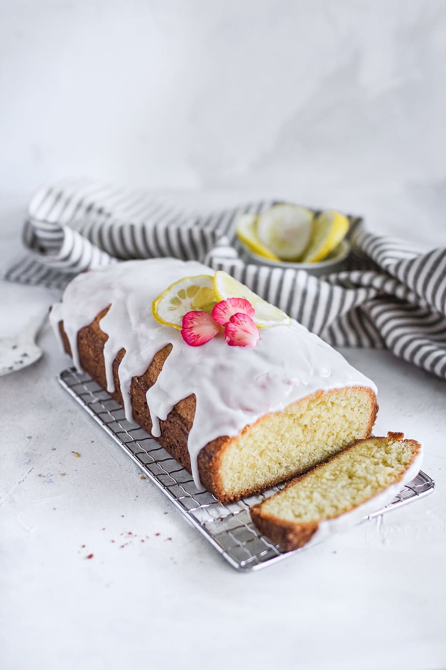 barked bread with lemon fruit and cream, cake, icing, cooling rack HD wallpaper