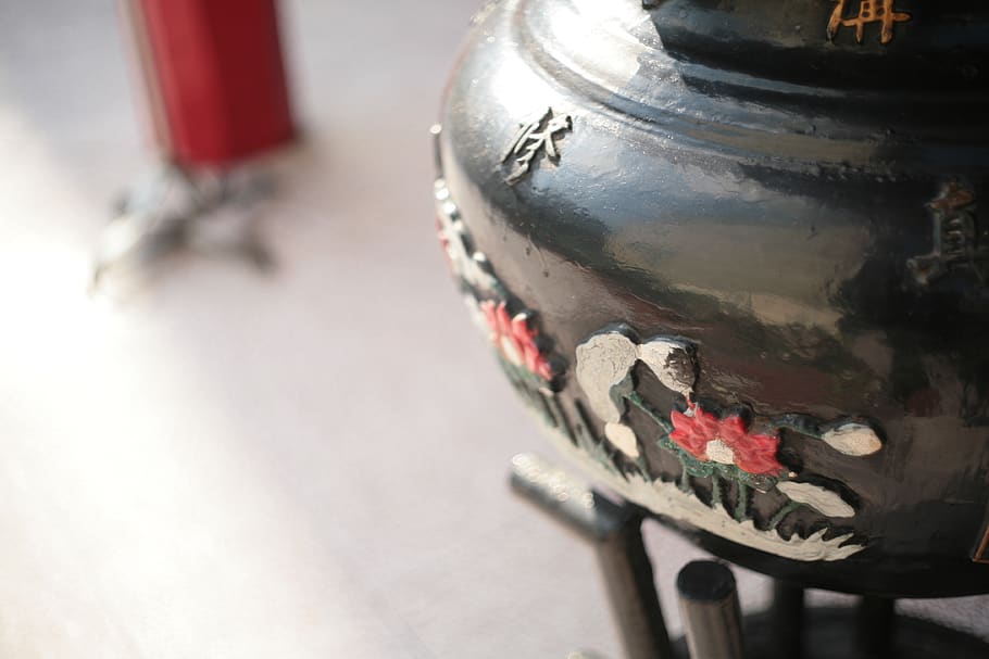 pottery, machine, spoke, alloy wheel, jar, urn, human, people HD wallpaper