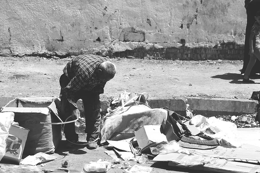 homeless, poor, old man, looking through garbage, iraq, deprivation HD wallpaper