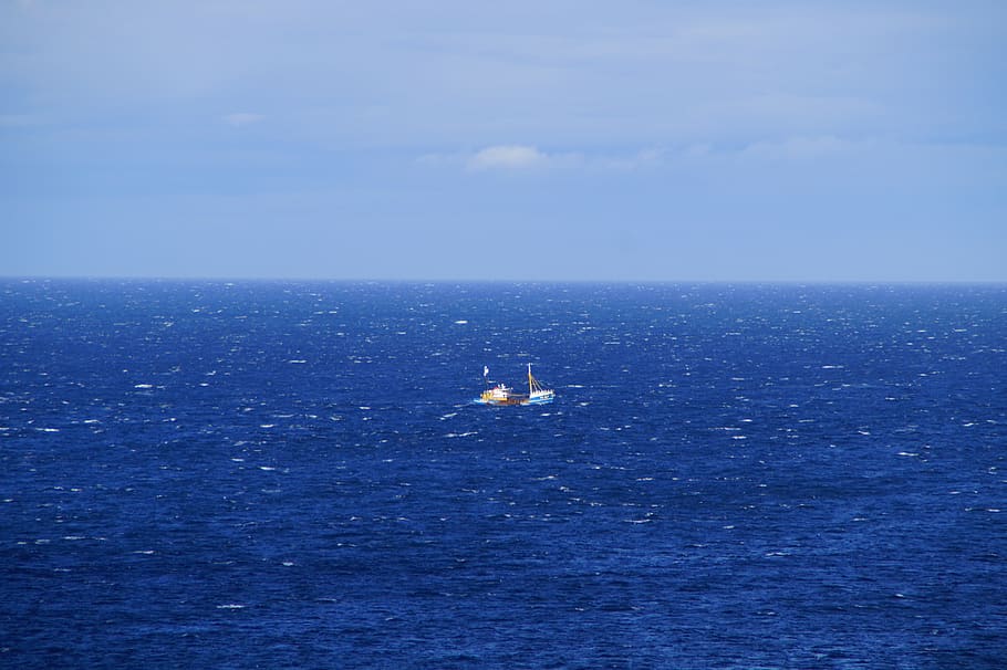 sea, ocean, water, horizon, ship, fisherman, fishing boat, blue, HD wallpaper