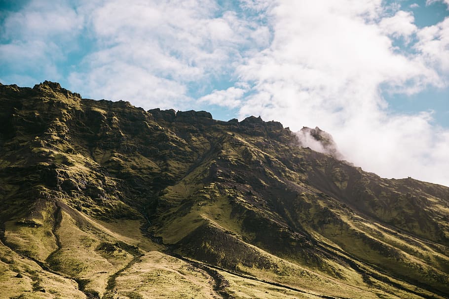 Moss-grown rocky hills covered with clouds, Adventure, Formation HD wallpaper
