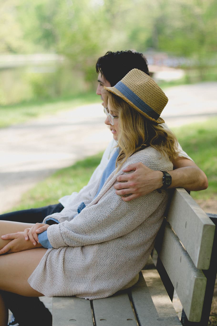 trees, park, couple, date, spring, leisure activity, sitting HD wallpaper