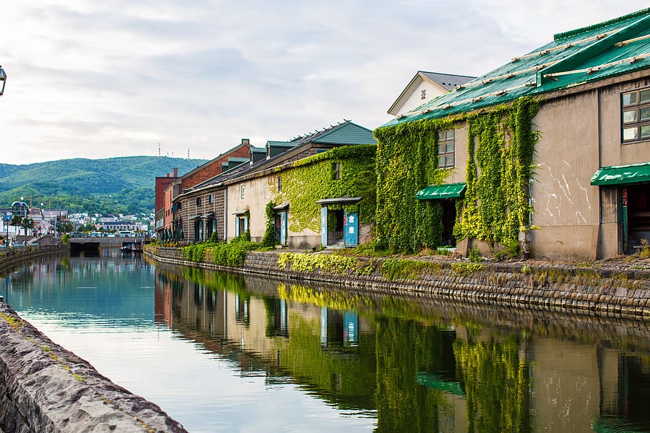 waters, building, home, bill, journey, tourism, river, town HD wallpaper