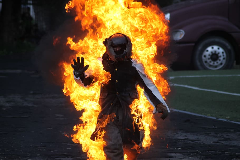 stuntman, trick, dangerous, fire, extreme, show, flame, protective suit HD wallpaper