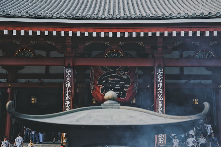 Japanese temple, lartern, red, person, smoke, tokyo, worship HD wallpaper