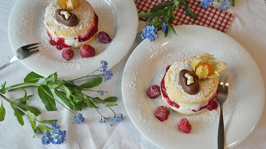 Two Strawberry Cakes on Plates, bake, baking, berries, bisquit HD wallpaper