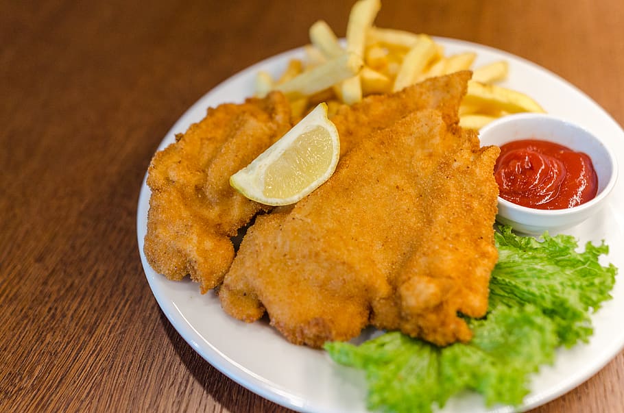 Fried Meat With Potato Fries and Ketchup Dip on Plate, chicken HD wallpaper