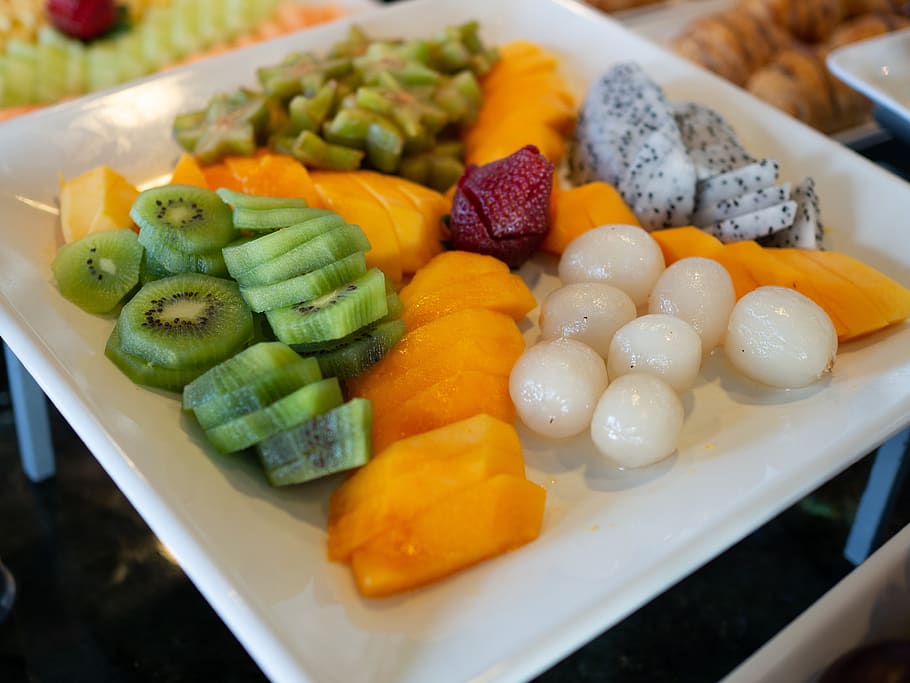 fruit, kiwi, leech, fresh, food, eat, delicious, juicy, nutrition HD wallpaper