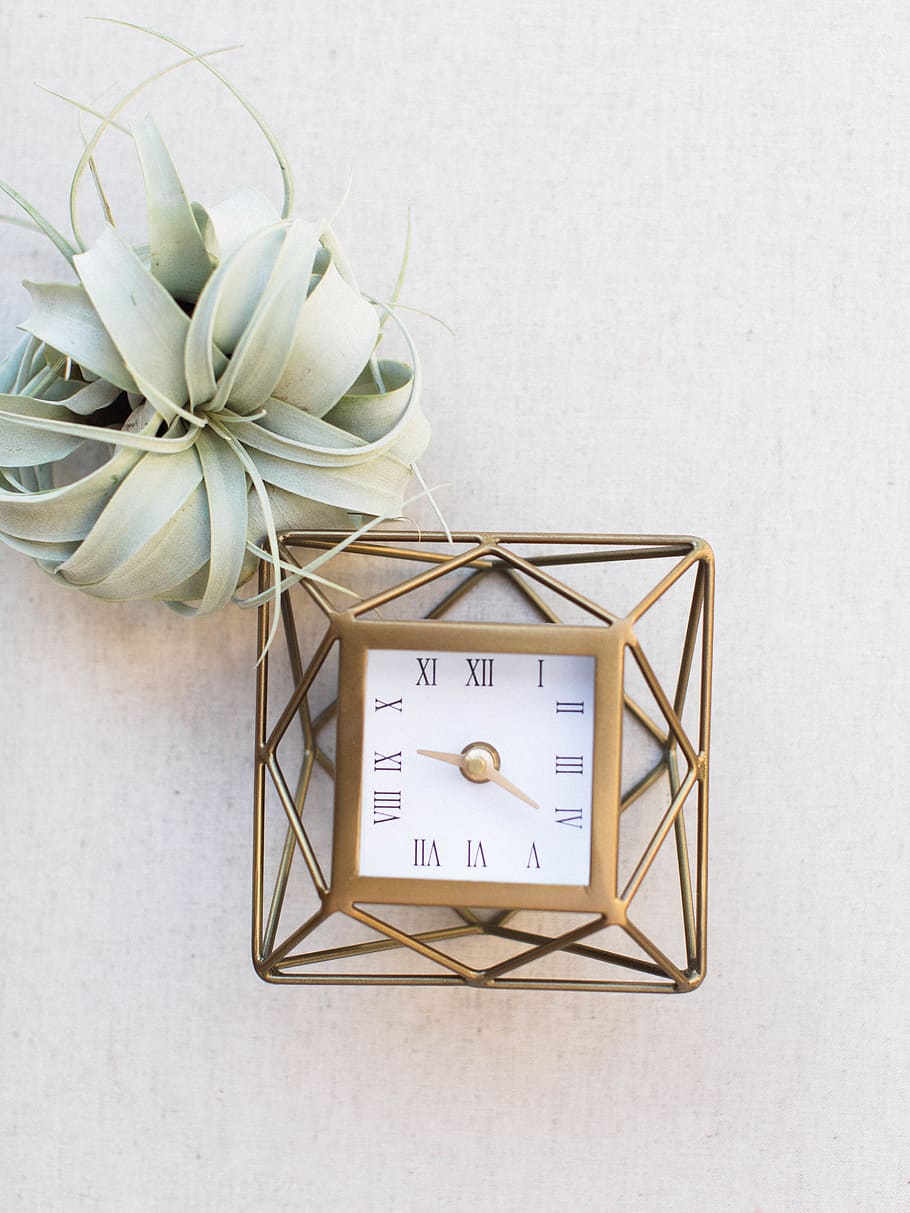 square brown analog clock, indoors, time, box, single object HD wallpaper