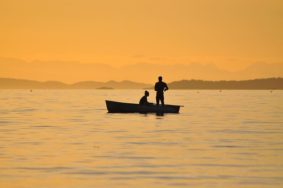 2 People Standing Sitting in a Boat on Body of Water, boating HD wallpaper