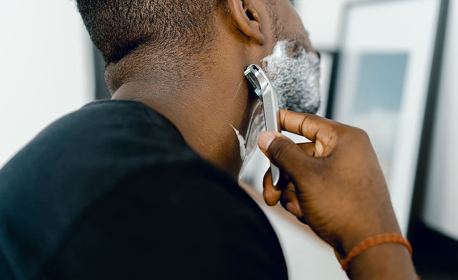 man shaving himself, occupation, men, healthcare and medicine HD wallpaper