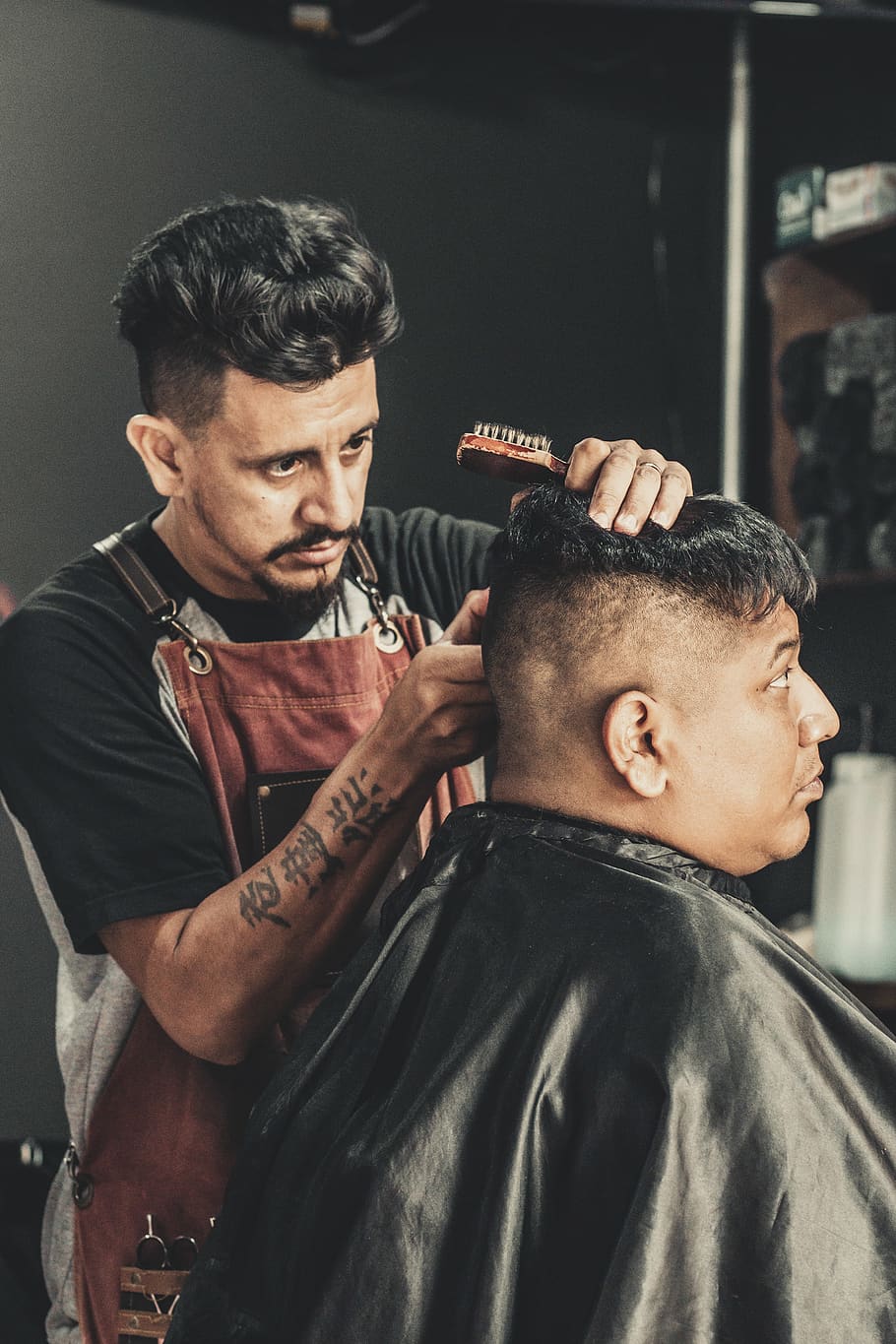 Barber Cutting Man's Hair, barbershop, haircut, hairstyle, men