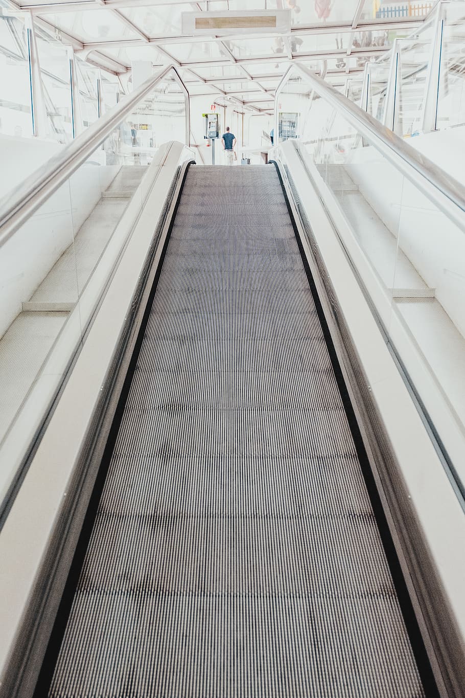 walkalator, escalator, moving walkway, architecture, convenience HD wallpaper