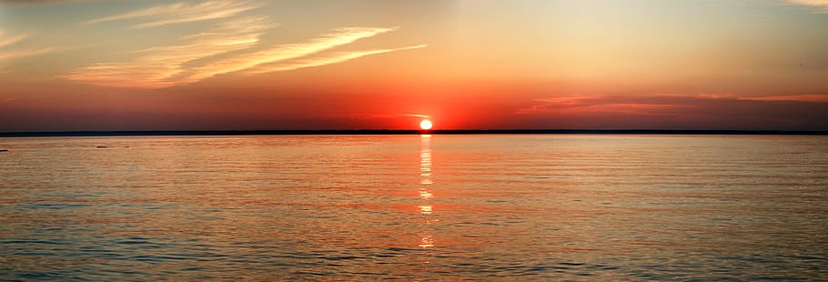 Sunset on the Edge of Ocean, beach, clouds, cloudy, dark, dark clouds HD wallpaper