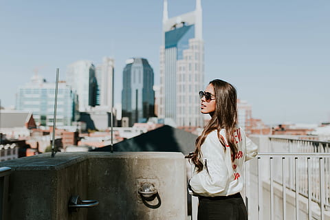 architecture, building, infrastructure, sky, blur, people, girl HD wallpaper