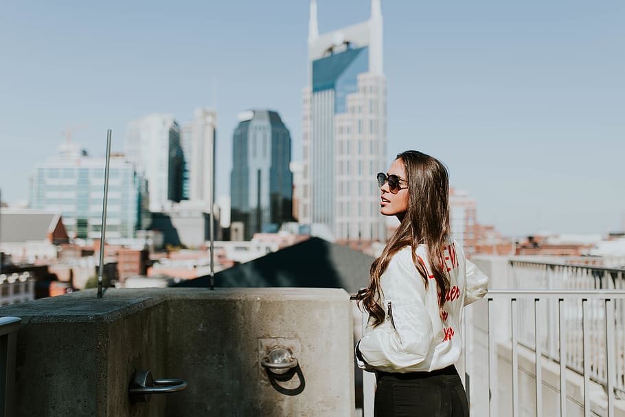 architecture, building, infrastructure, sky, blur, people, girl HD wallpaper