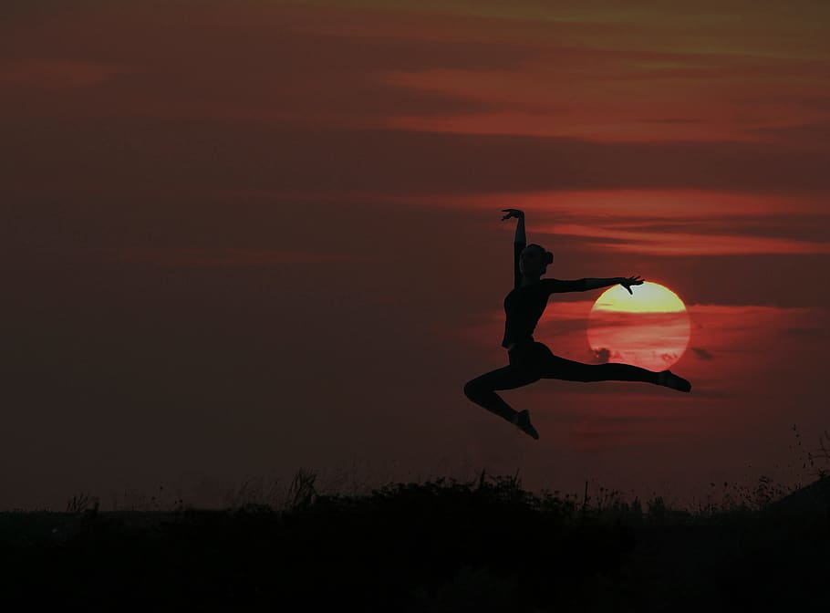 girl, sun, bounce, silhouette, in the evening, gymnast, sky, HD wallpaper