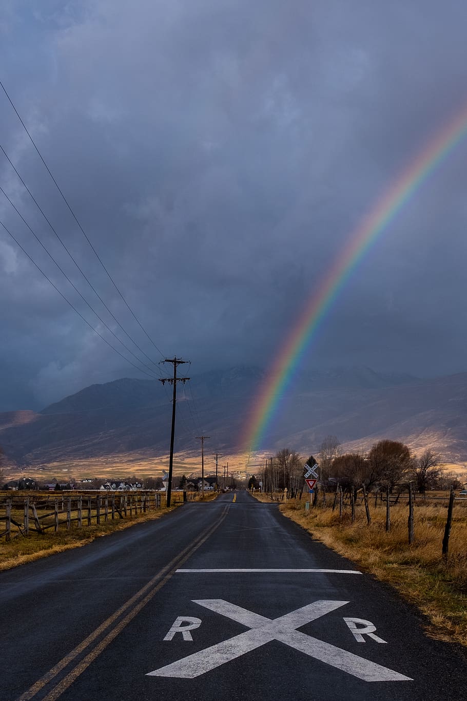 rainbow, rainbows, mountain, mountains, running, sport, rural HD wallpaper