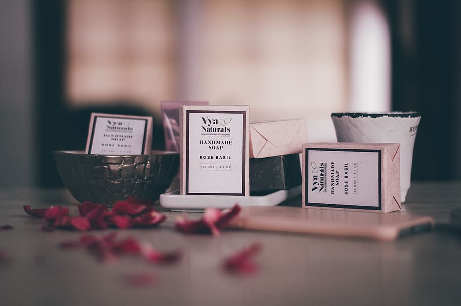 red flower petals on table, selective focus, communication, text HD wallpaper