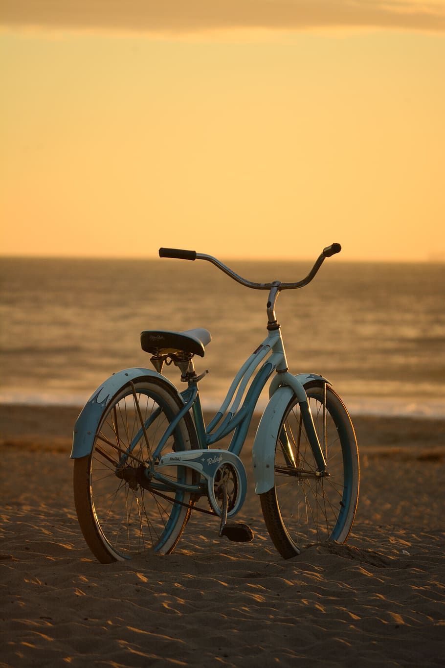 HD wallpaper: ventura, usa, california beach, beach cruiser, old bike ...