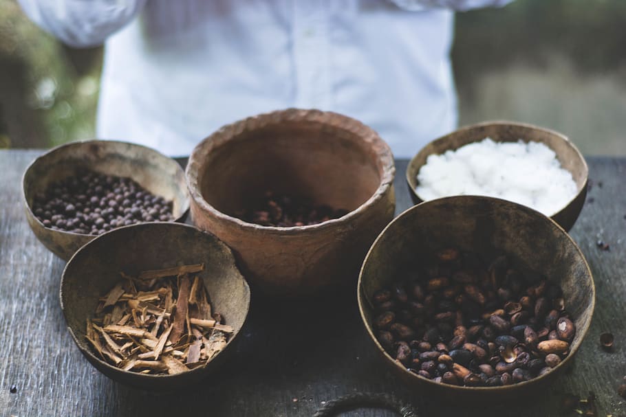 Five Brown Bowls On Table, aromatic, containers, rustic, food and drink HD wallpaper