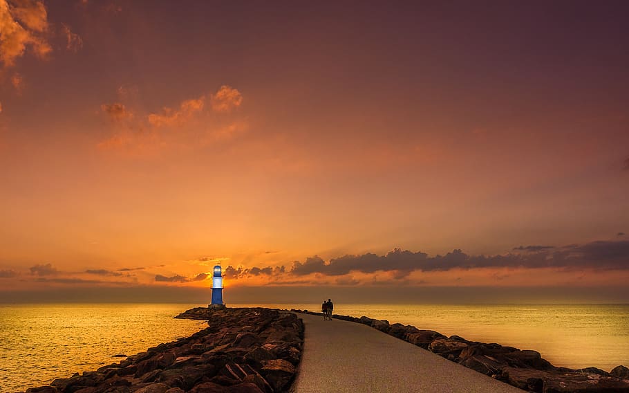 lighthouse, mole, night, pair, lovers, sea, baltic sea, lake, HD wallpaper
