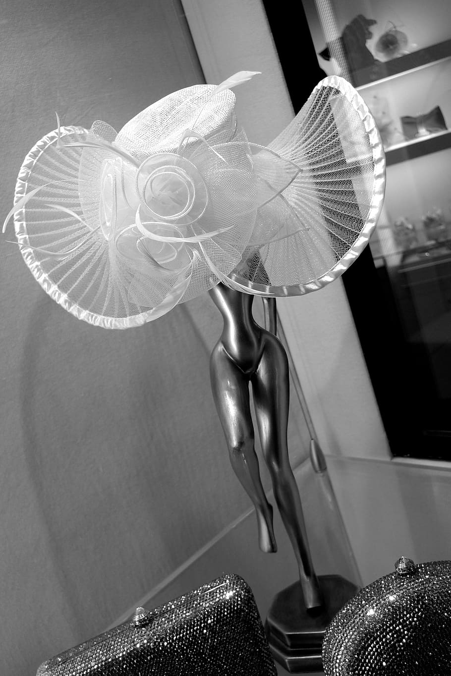 australia, adelaide, product, window, shop, hat, black and white HD wallpaper