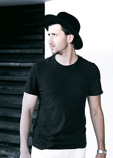 Man Wearing Black Shirt, attractive, boy, casual, cool, fashion HD wallpaper