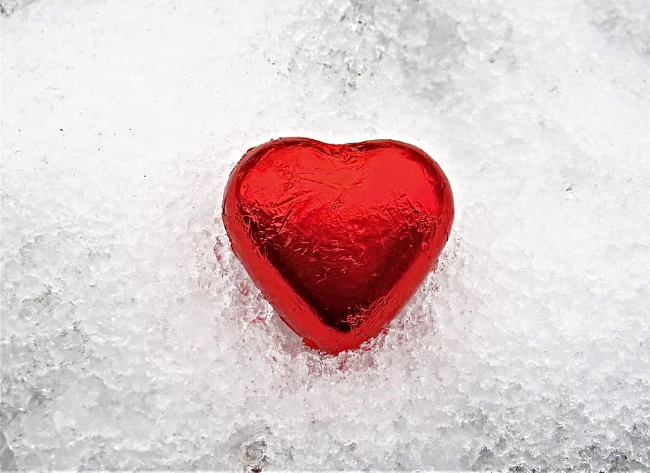 heart, snow, red heart, eiskristalle, praline, chocolate, sweet, HD wallpaper
