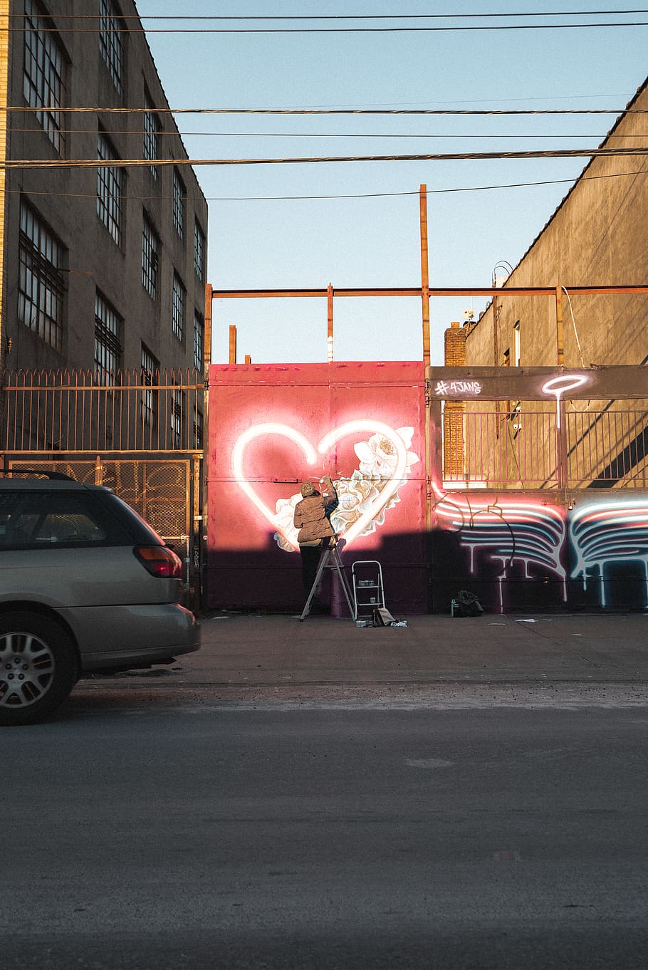 man drawing wall graffiti, transportation, mode of transportation HD wallpaper